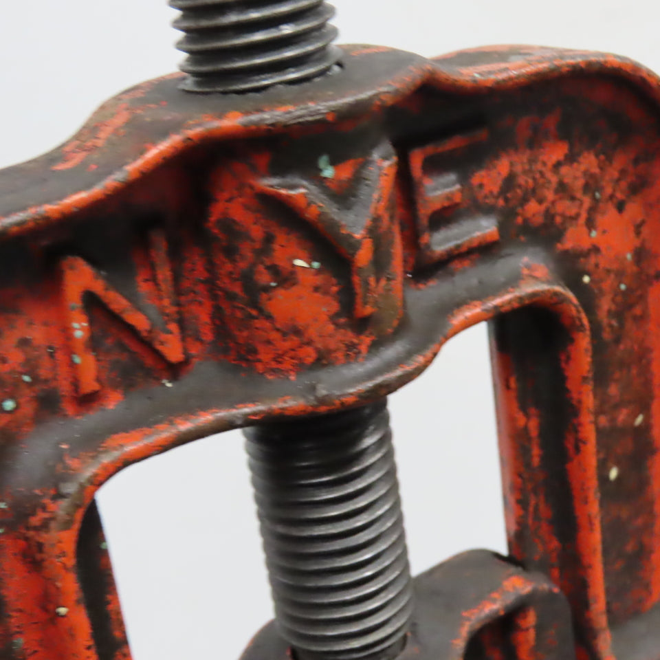 NYE No 70 Vintage Pipe Vise On Stand 1/2"-2" Bar Clamp