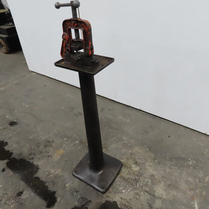 NYE No 70 Vintage Pipe Vise On Stand 1/2"-2" Bar Clamp