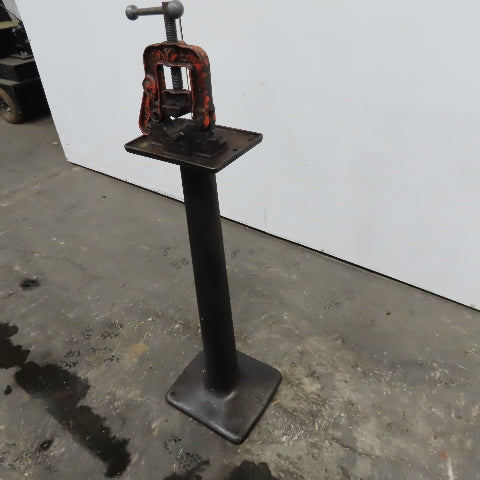 NYE No 70 Vintage Pipe Vise On Stand 1/2"-2" Bar Clamp