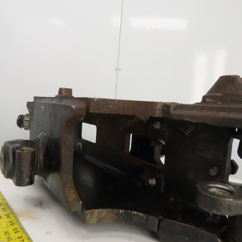 Caterpillar Model 2EC30 Forklift Rear Steering Spindle Assembly