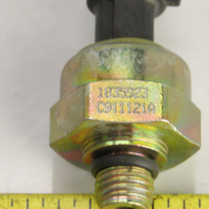 1835923 C911121A Diesel Engine Oil Pressure EOP Sensor Switch
