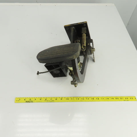 Caterpillar Model 2EC30 Foot Brake & Horn Assembly