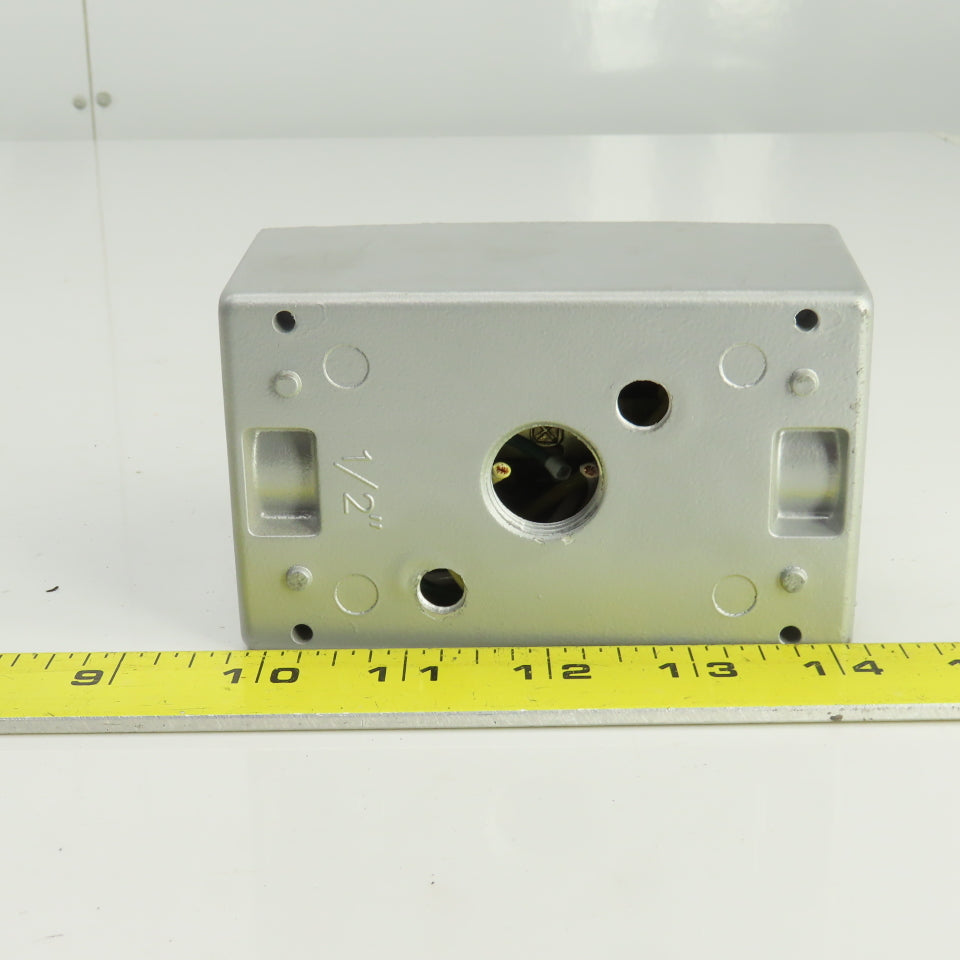 Hubbell Wet Locations When Closed Dual 115V Outlet