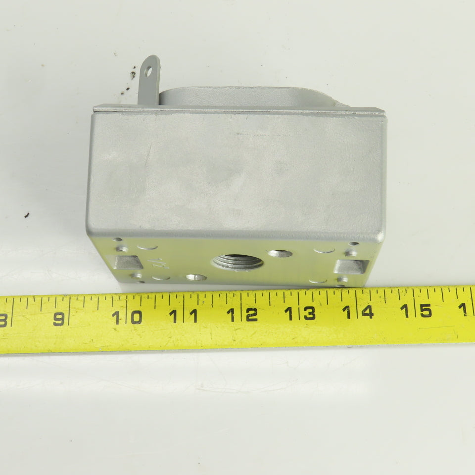 Hubbell Wet Locations When Closed Dual 115V Outlet