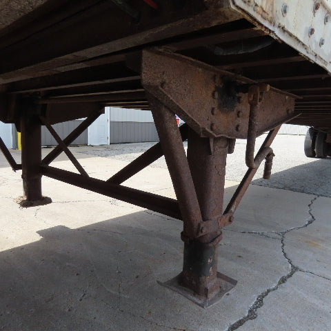 Wabash 1998 53' Tandem Axle Semi Trailer Van Storage 101"Wx110" Tall Needs Door