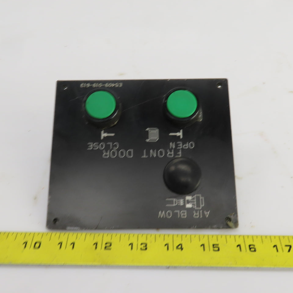 Okuma E5409-019-613 LU15 CNC Lathe Front Door Open/Close Operator Panel