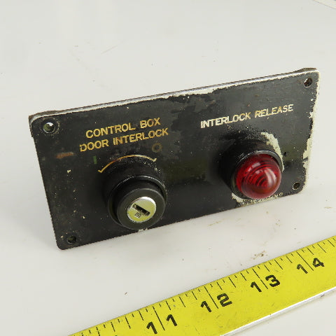 Okuma E5413-183-010 Control Box Door Interlock Keyed Switch & Indicator