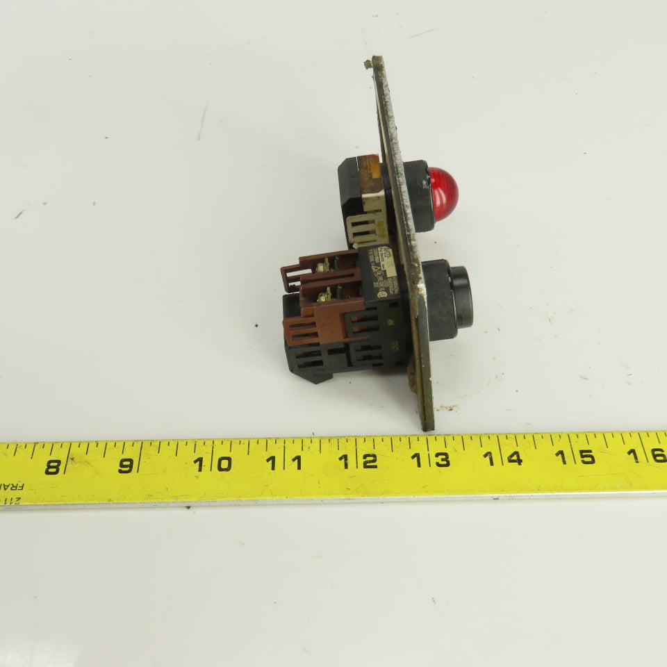 Okuma E5413-183-010 Control Box Door Interlock Keyed Switch & Indicator