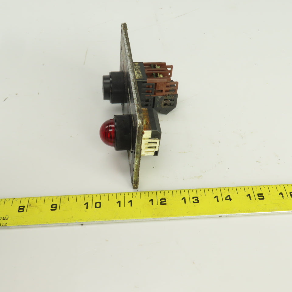 Okuma E5413-183-010 Control Box Door Interlock Keyed Switch & Indicator