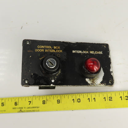 Okuma E5413-183-010 Control Box Door Interlock Keyed Switch & Indicator