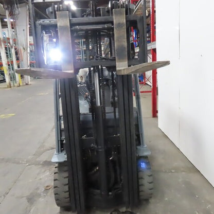 Toyota 8FGCU25 2016 3 Stage LP Gas Forklift 189" Lift 5000Lbs. 42" x 4" Forks