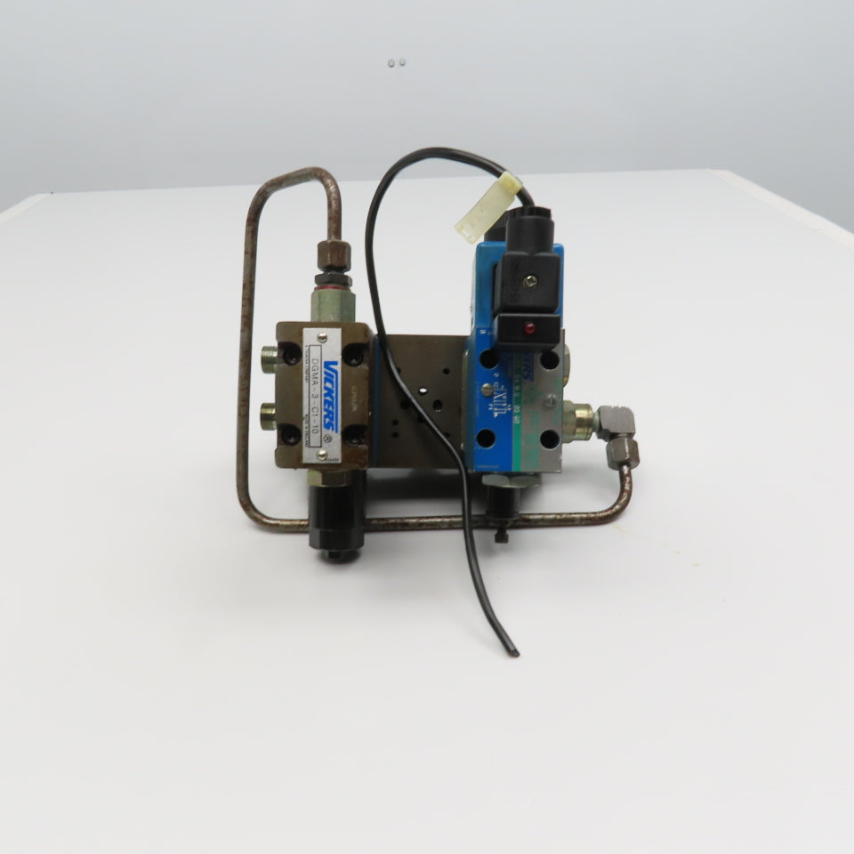 Vickers DG4V-3S0AMUB560 Single Solenoid Hydraulic Valve Check Regulator 120V