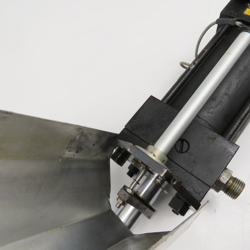 Parker CH3LR13MC 3-1/4" Bore 4" Stroke Double Acting Hydraulic Cylinder
