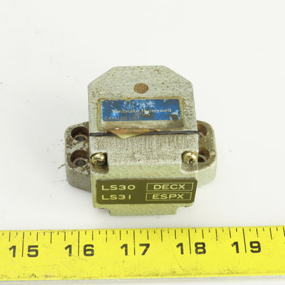 Yamatake Honeywell Limit Switch 0.1A-125VAC 0.1A 30VDC