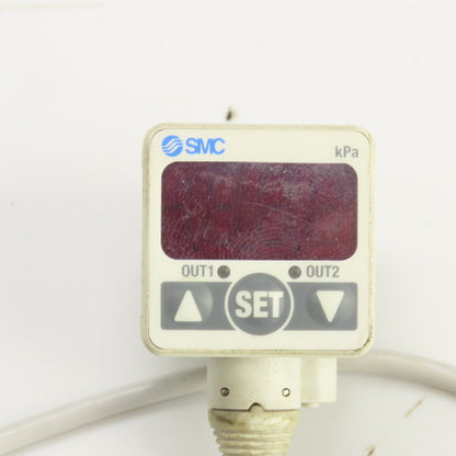 SMC ZSE40-T1-62 High Precision Vacuum Switch 10.0-101.3kPA 12-24VDC Lot Of 2