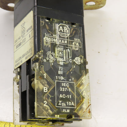 Allen Bradley 800MR-FXT Ser A 300VAC Push Button E-Stop Switch Push Pull