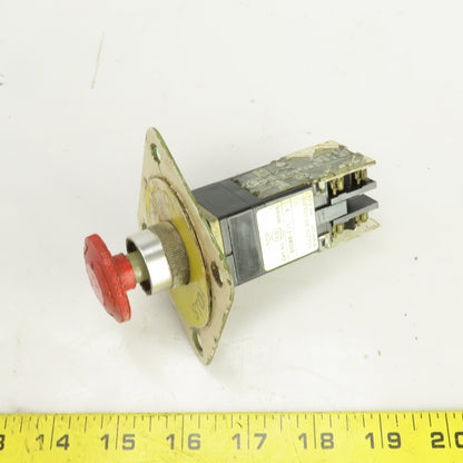 Allen Bradley 800MR-FXT Ser A 300VAC Push Button E-Stop Switch Push Pull
