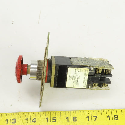 Allen Bradley 800MR-FXT Ser A 300VAC Push Button E-Stop Switch Push Pull