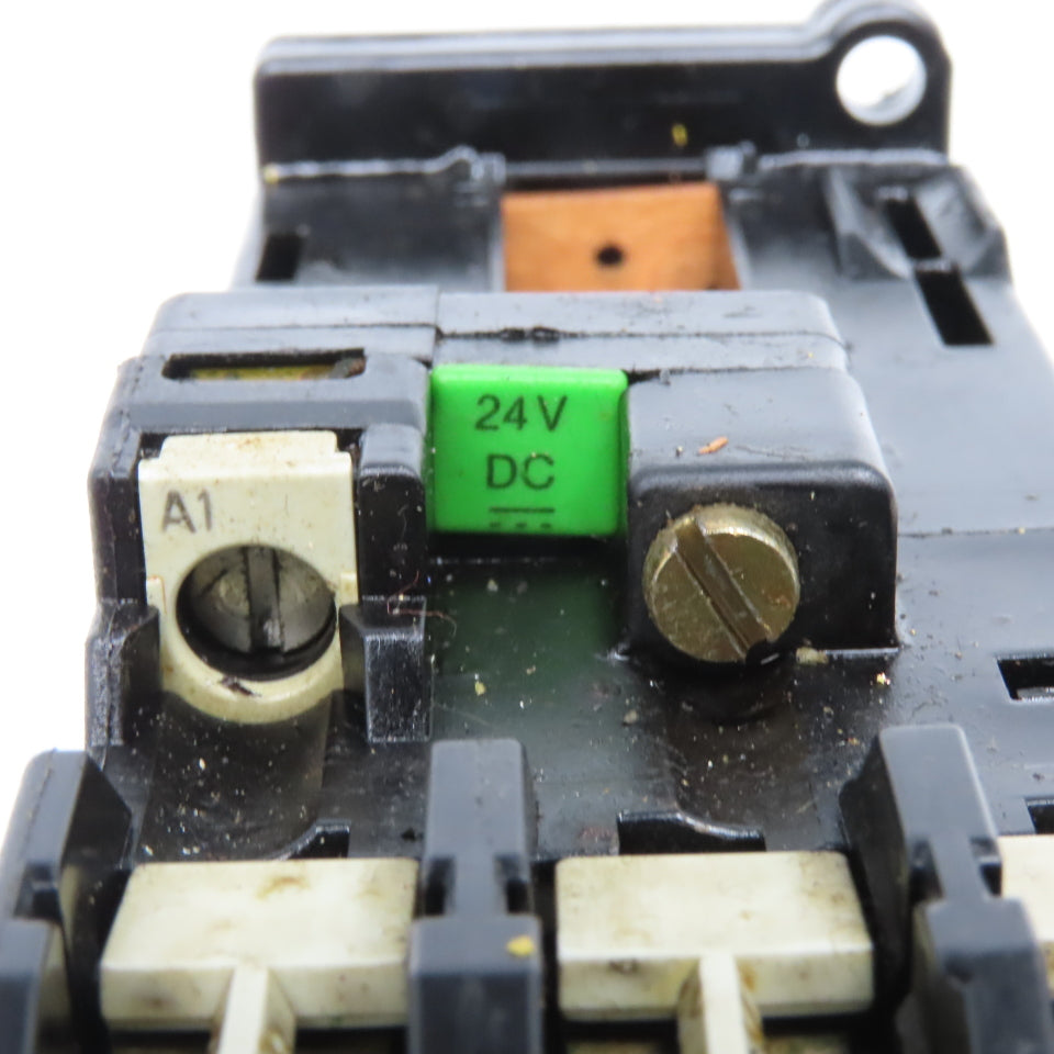 Siemens 3TF4222-0B Size 0 Contactor Starter Relay 600V 15Hp MAX 24VDC Coil