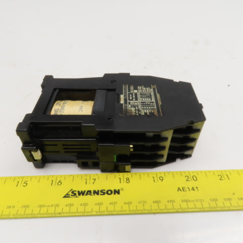 Siemens 3TF4122-0B Contactor Relay 600V 18A 2NO/2NC 10Hp MAX 24VDC Coil