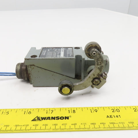 Allen Bradley 802T-KP1 Limit Switch Rocker Arm Maintained Position 600V