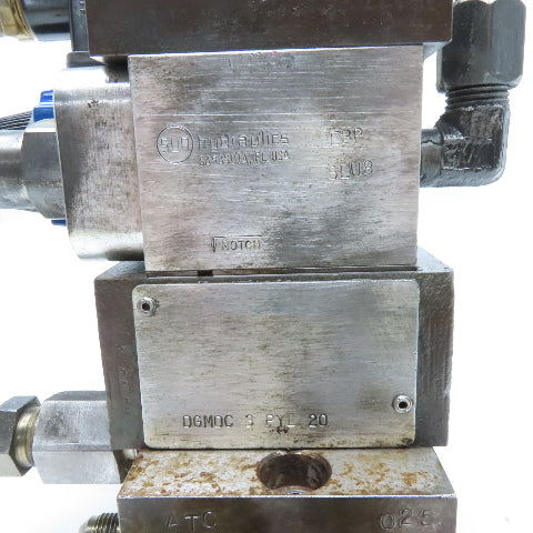 Vickers DG4V3-32A-M-U-T-40 Hydraulic Directional 2 Way Valve Check Regulator