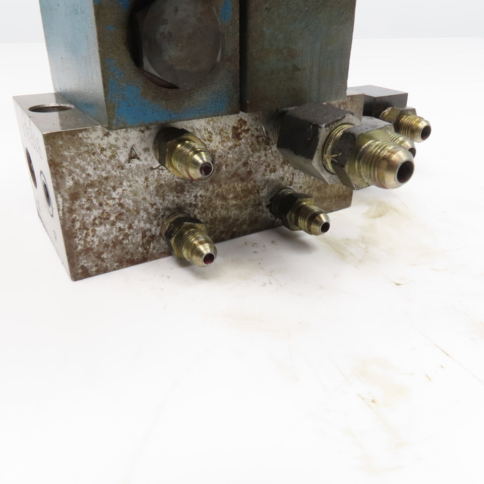 Vickers DG4V3-32A-M-U-T-40 Hydraulic Directional 2 Way Valve Check Regulator