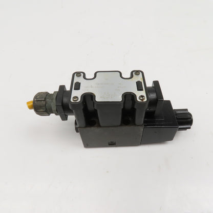 Parker D1VW1KNYCF Directional Control Valve 4/2 Way 120V Coil