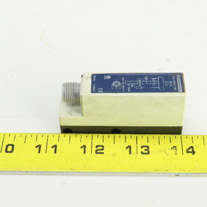 Schneider XULH043539D Photoelectric Sensor 12-24 VDC 200mA 4 Pin Male Connector