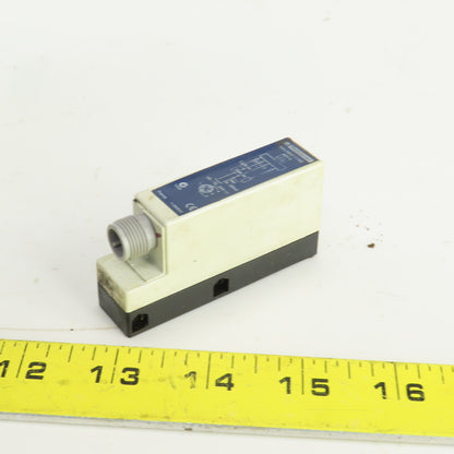 Schneider XULH043539D Photoelectric Sensor 12-24 VDC 200mA 4 Pin Male Connector