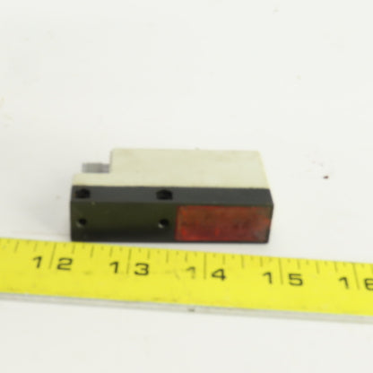 Schneider XULH043539D Photoelectric Sensor 12-24 VDC 200mA 4 Pin Male Connector