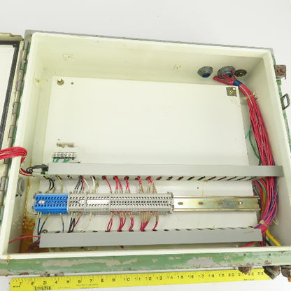 Allen Bradley 2711P-RP8A Ser A Panelview Plus 1250 W/20" x 24" x 6" Enclosure