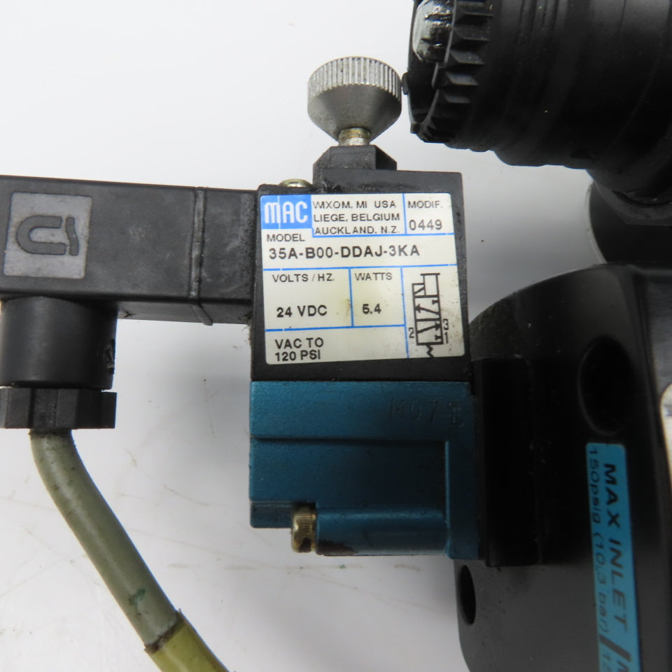 Wilkerson B18-04-FKG0 	E18-04-EC00 1/2" NPT Compressed Air Filter Regulator