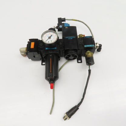 Wilkerson B18-04-FKG0 	E18-04-EC00 1/2" NPT Compressed Air Filter Regulator