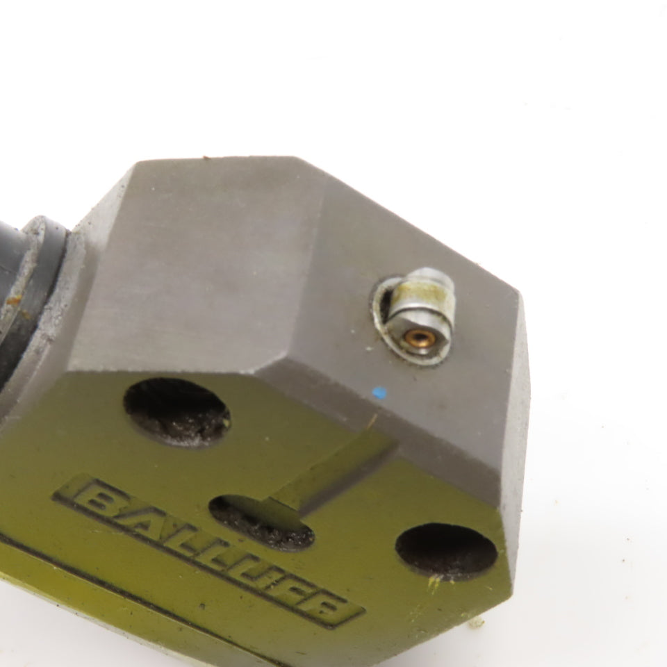 Balluff BNS 819-100-R-11 Roller Plunger Single Position Limit Switch