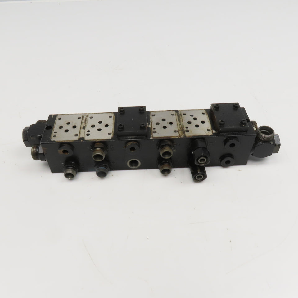 6 Valve Bank Steel Hydraulic Manifold D03 Size 2 Way 4 Port