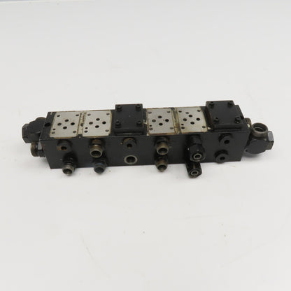 6 Valve Bank Steel Hydraulic Manifold D03 Size 2 Way 4 Port