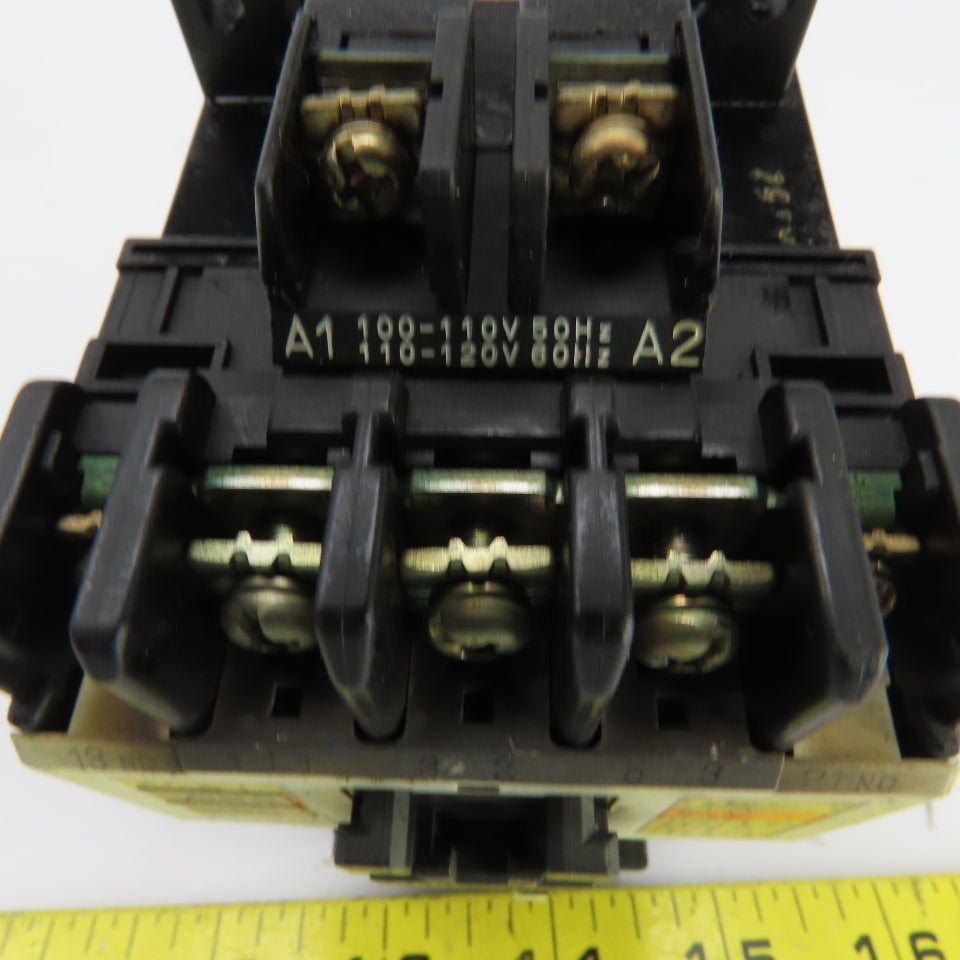 Fuji SC-5-1/ TK-5-1N Contactor 120V Coil W/Overload Relay 1.7-2.6A Trip Range