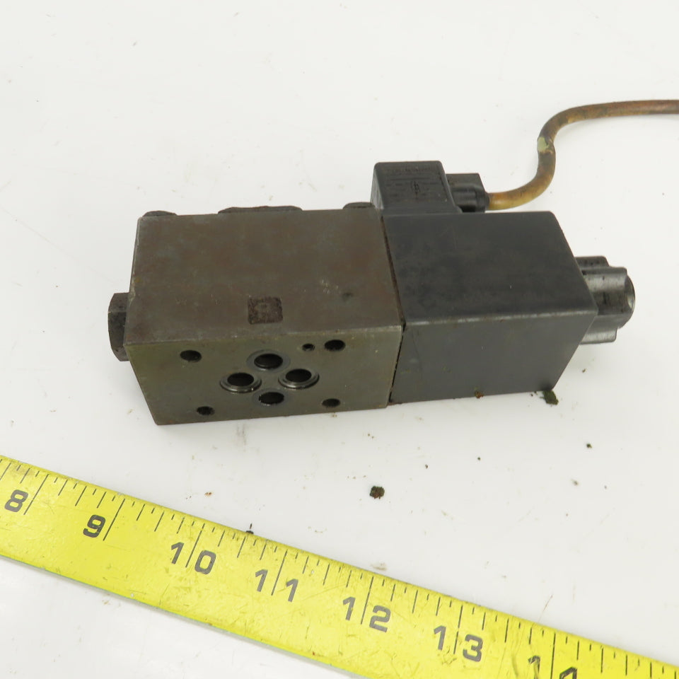 Parker D1VW Solenoid Operated Hydraulic Directional Control Valve 24VDC