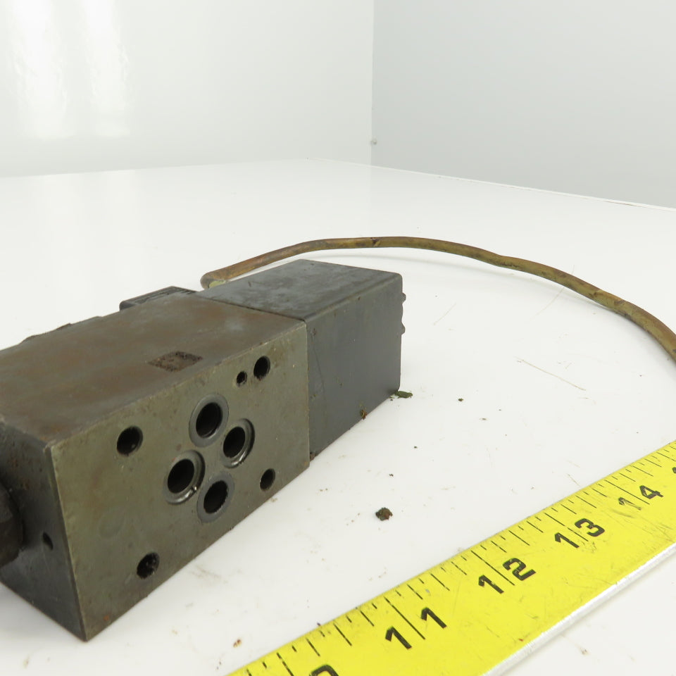 Parker D1VW Solenoid Operated Hydraulic Directional Control Valve 24VDC