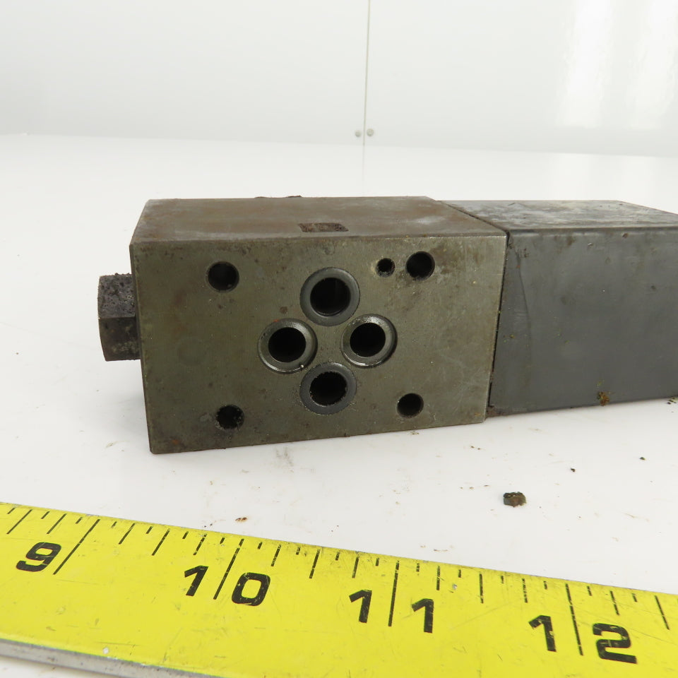 Parker D1VW Solenoid Operated Hydraulic Directional Control Valve 24VDC