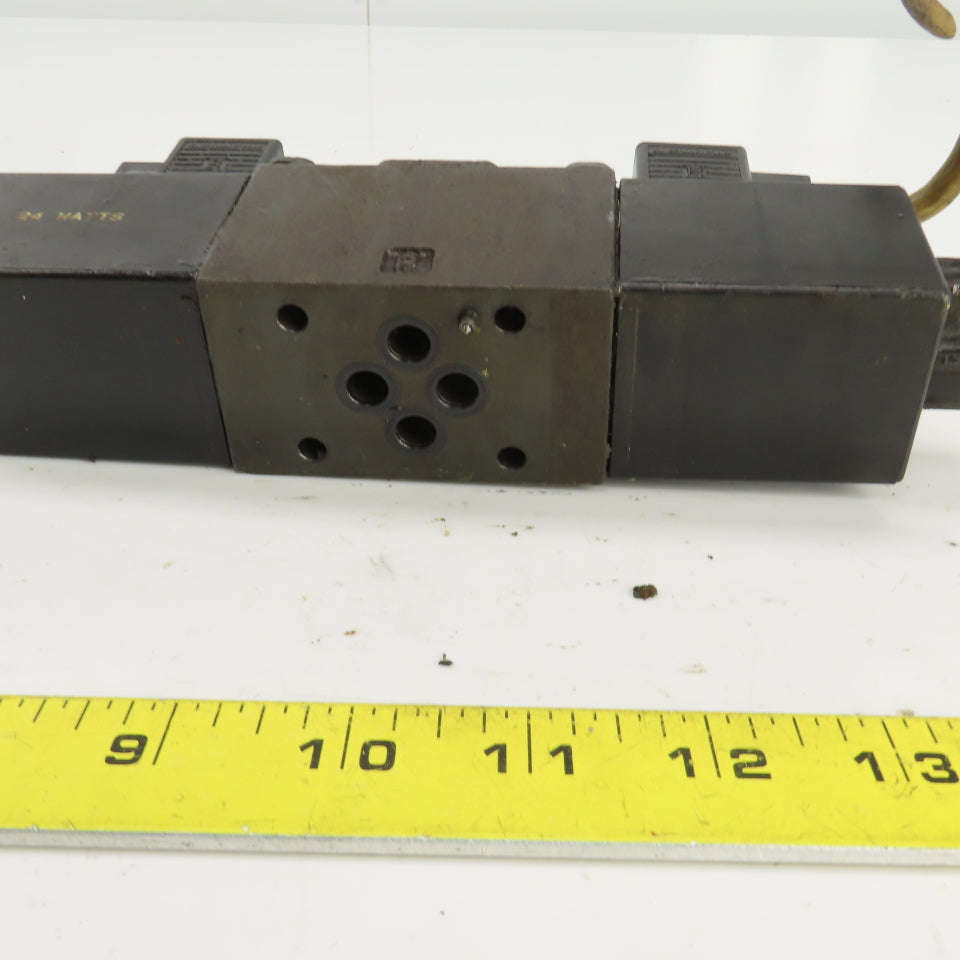 Parker D1VW4 Double Solenoid Operated Hydraulic Directional Control Valve 24VDC