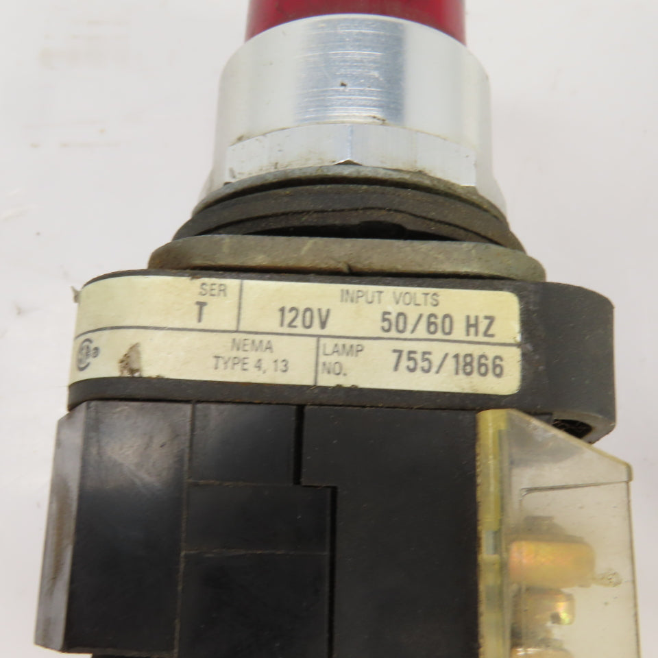 Allen Bradley 800T-PT16 Green/Red Illuminated Button Momentary 120V In Lot of 2
