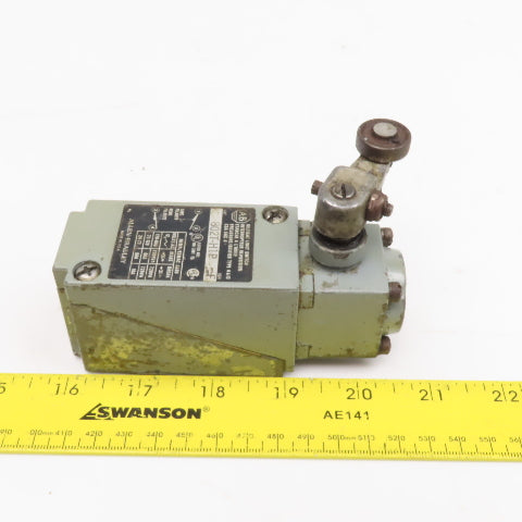 Allen Bradley 802T-H1P Oil Tight Limit Switch 600V Roller Rocker Cam