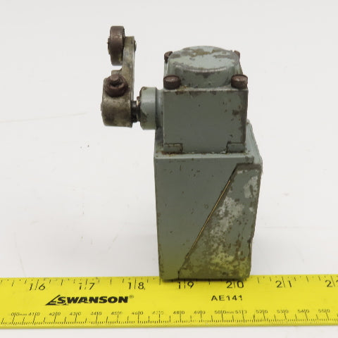 Allen Bradley 802T-H1P Oil Tight Limit Switch 600V Roller Rocker Cam