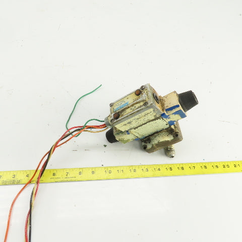 Vickers DG4V-3-2N-M-WLB-40 Hydraulic Directional Valve W/4 Port Block 120V Coil