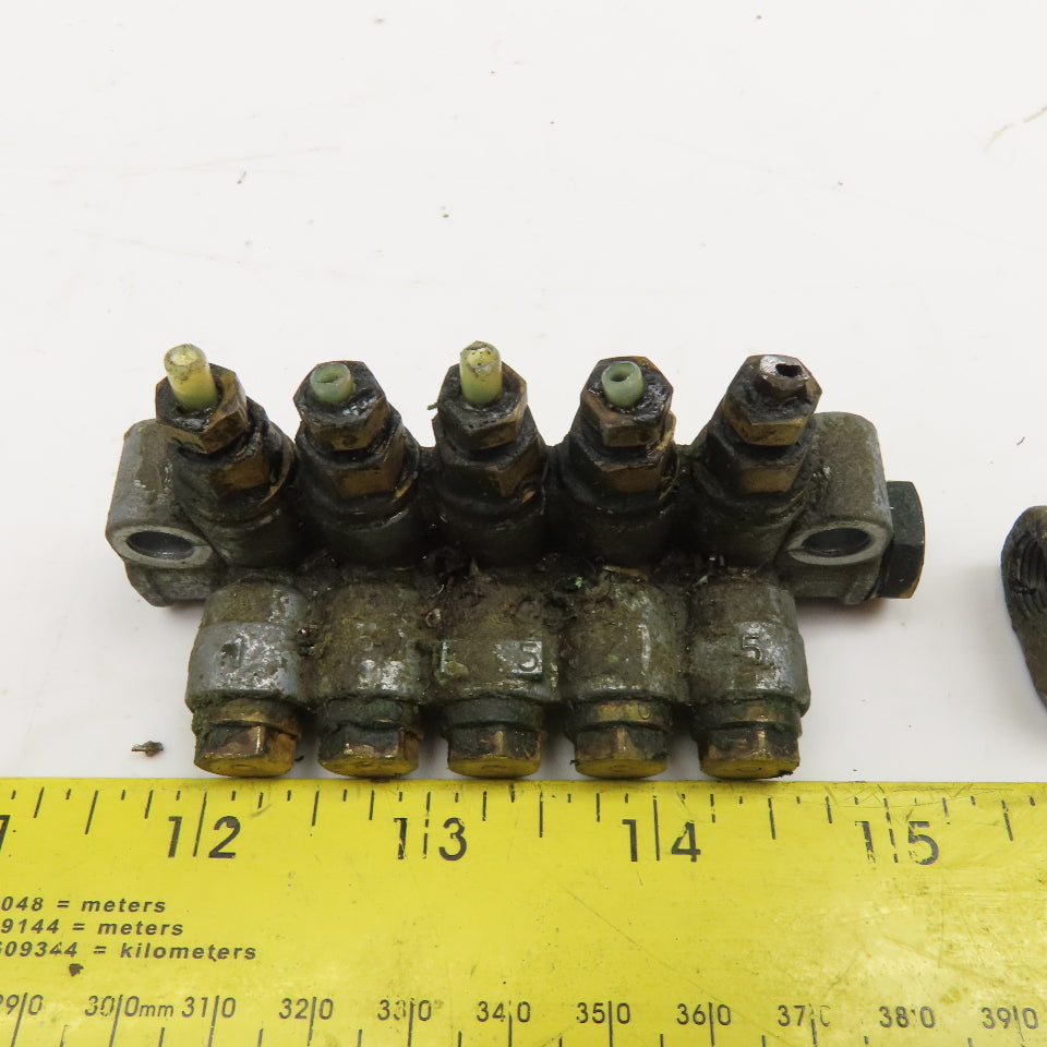 DS-5 5 Port Piston Lubricator Manifold 90° Lot Of 3