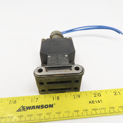 Schmersal AZ 16-02 zvrk 230V 15A Safety Gate Door Guard Interlock Switch W/ Key