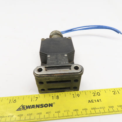 Schmersal AZ 16-02 zvrk 230V 15A Safety Gate Door Guard Interlock Switch W/ Key