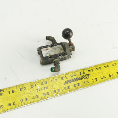ARO Fluid Power E152LM 3 Port 2 Position Manual Air Control Valve 1/4" NPT